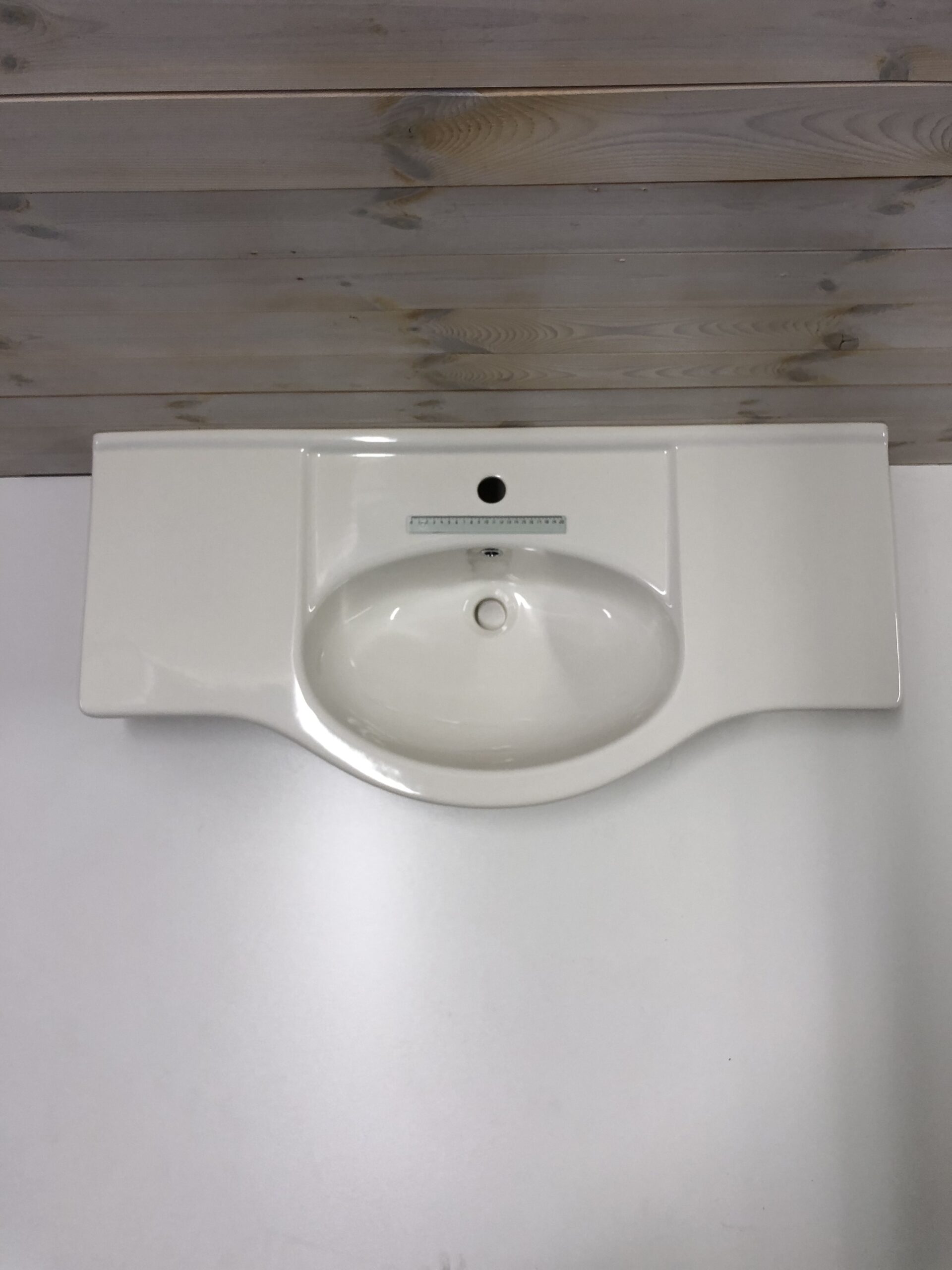 3 Outletprodukt - Stilrent vägghängt tvättställ - Bild 4