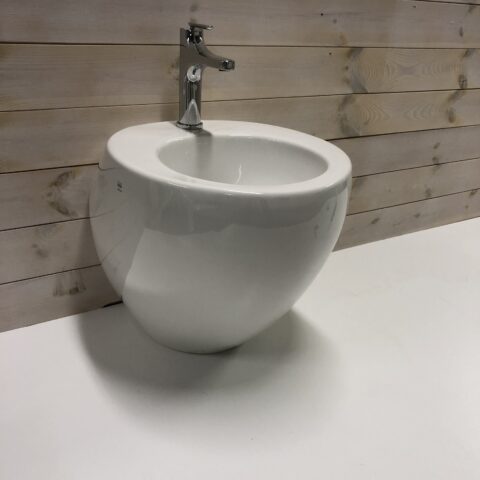 10 Outletprodukt - ILBAGNO ALESSI by Laufen – Exklusiv form & funktion