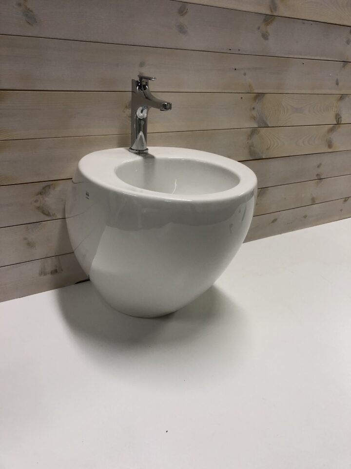 10 Outletprodukt - ILBAGNO ALESSI by Laufen – Exklusiv form & funktion