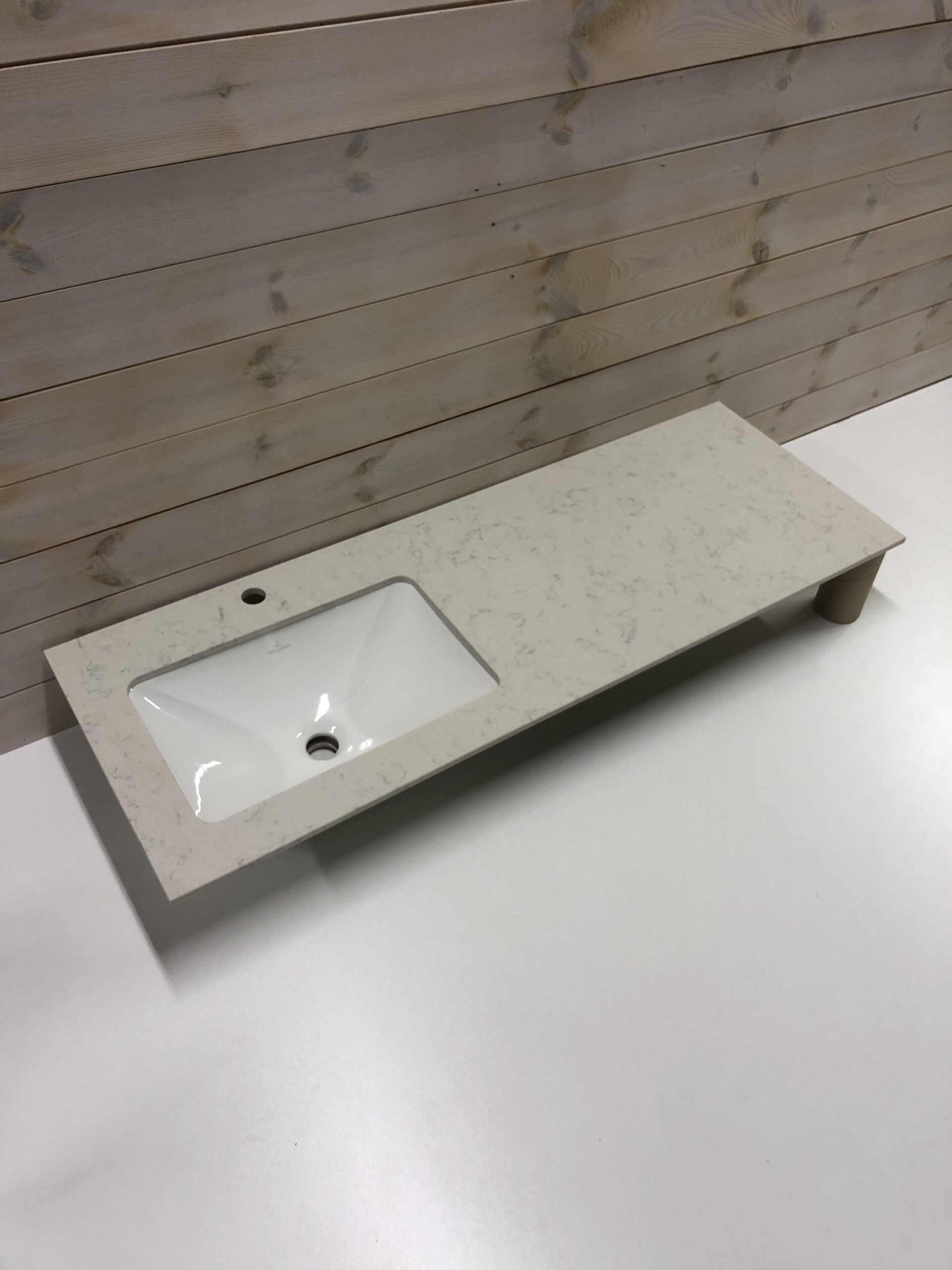 11 Outletprodukt - Villeroy & Boch – Stilren helhetslösning med integrerad bänkskiva - Bild 3