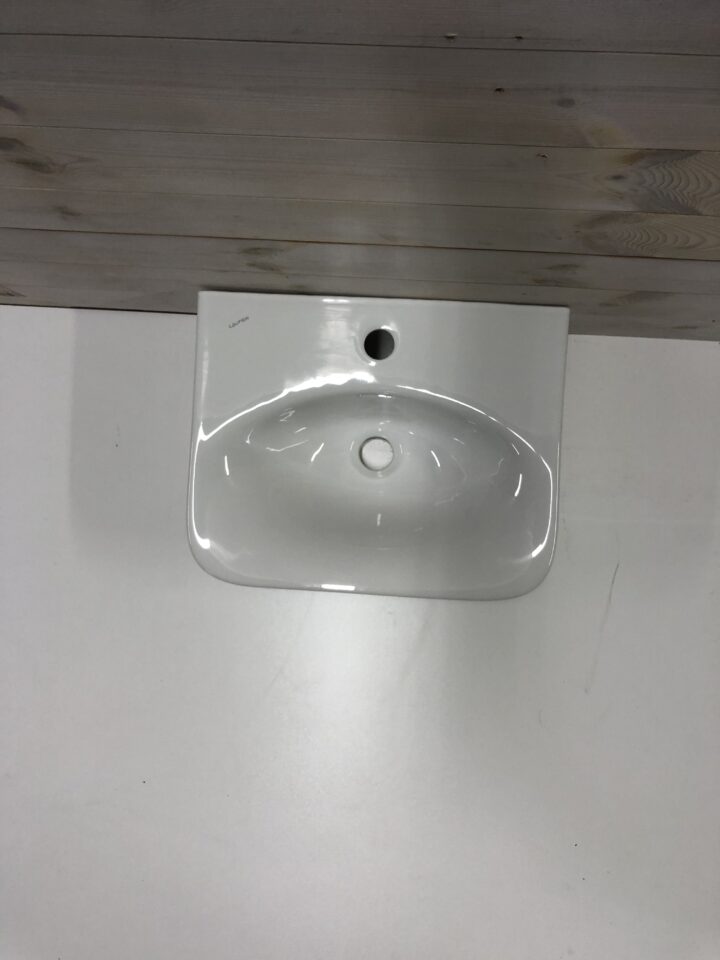 29 Outletprodukt- Tvättställ i porslin – Laufen