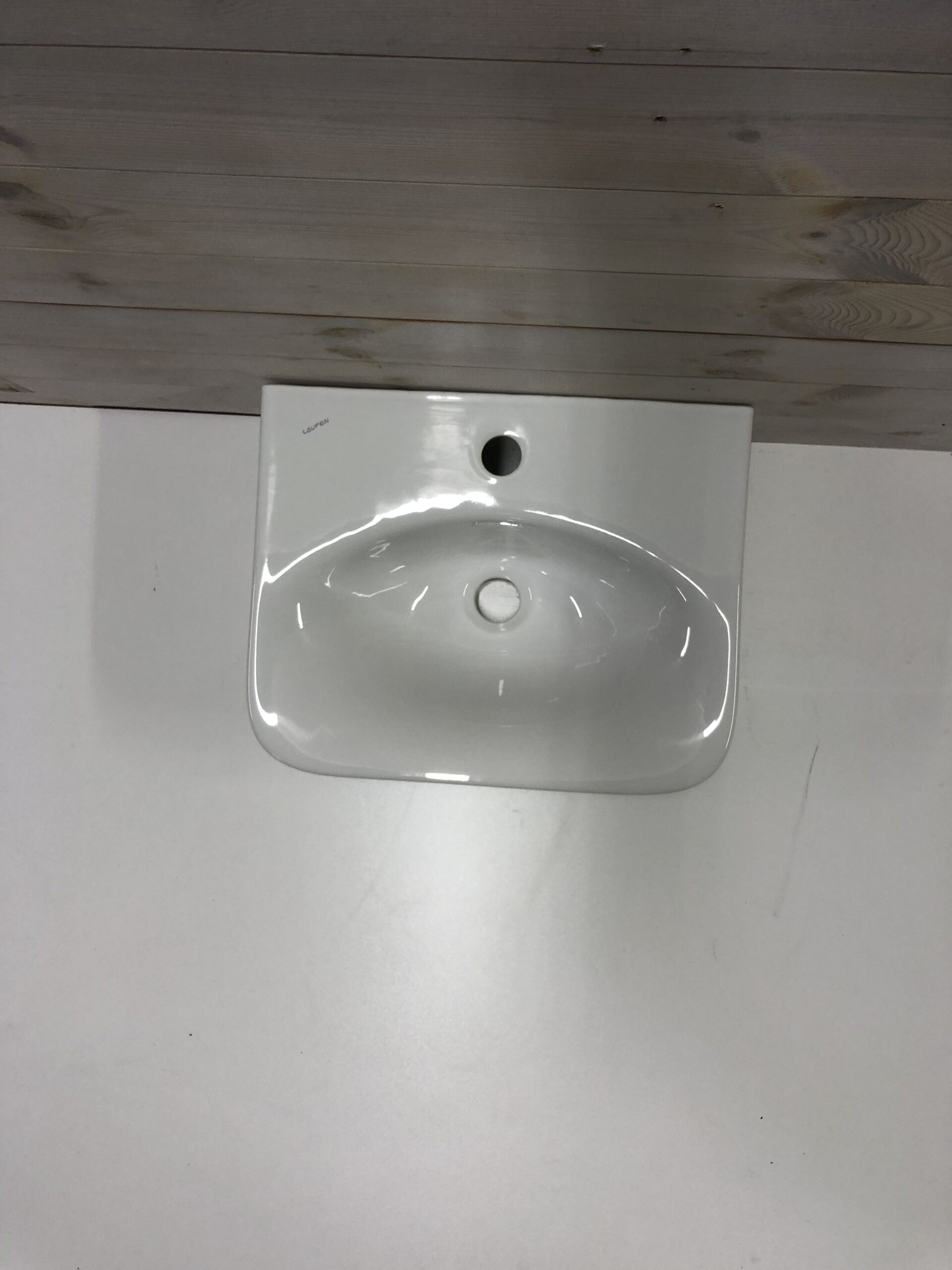 29 Outletprodukt- Tvättställ i porslin – Laufen - Bild 2