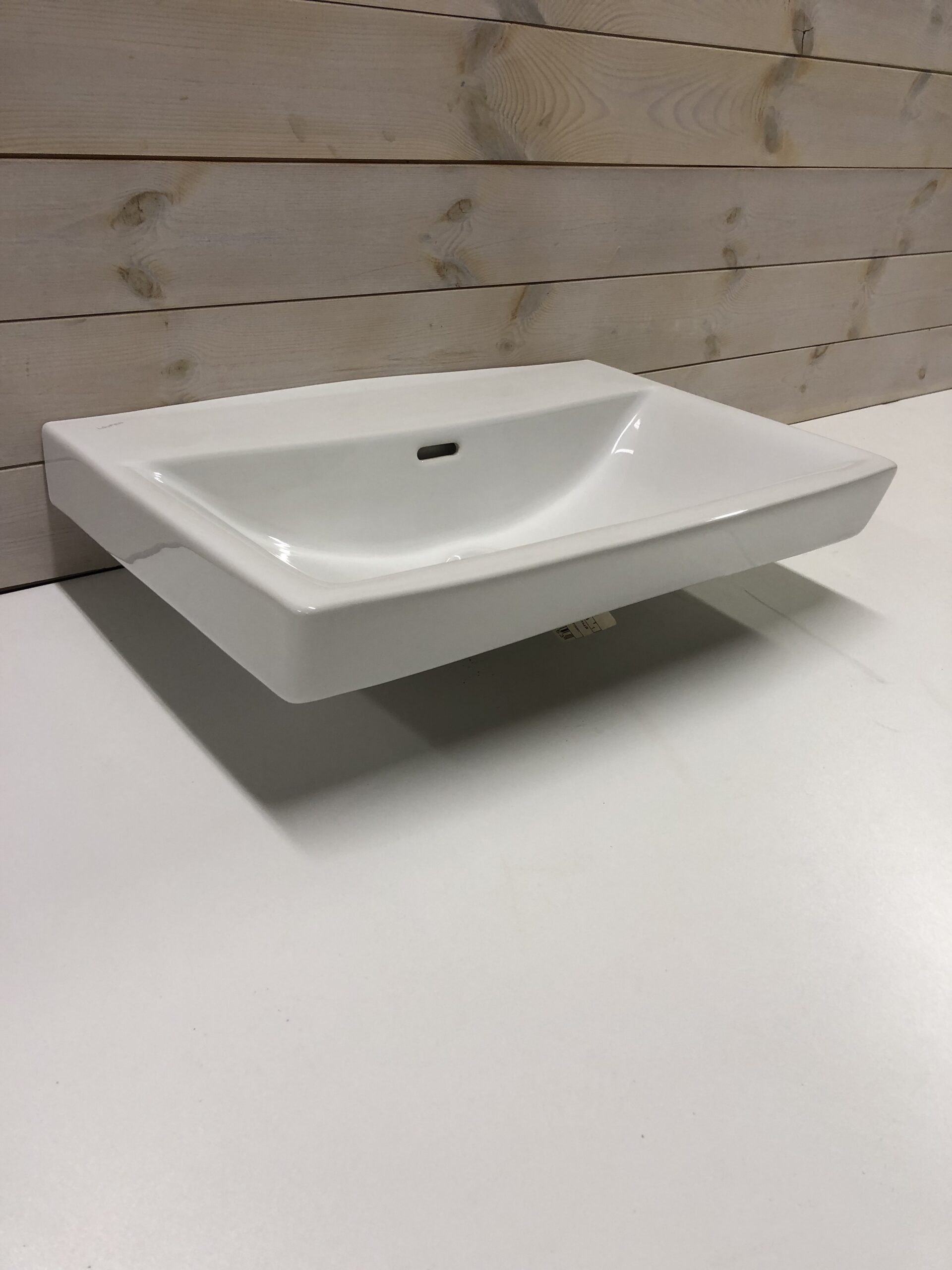 30 Outletprodukt- Tvättställ i porslin – Laufen - Bild 1